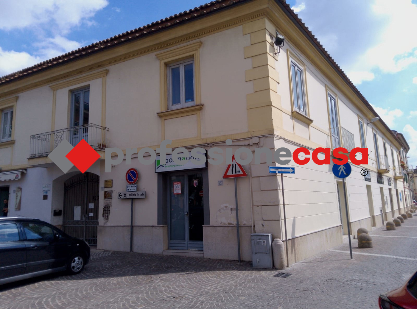 Negozio in affitto a San Nicola la Strada