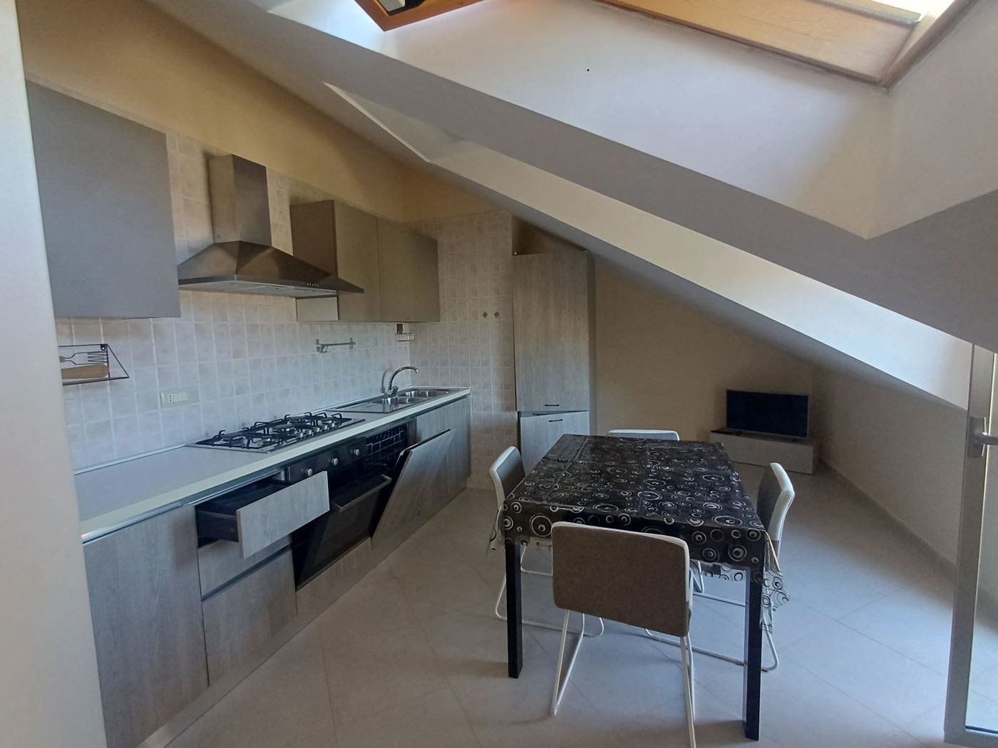 Attico arredato in affitto a San Nicola la Strada