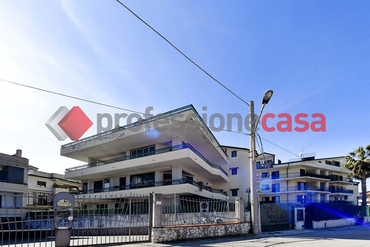 Box/Garage 300mq in affitto a San Nicola la Strada