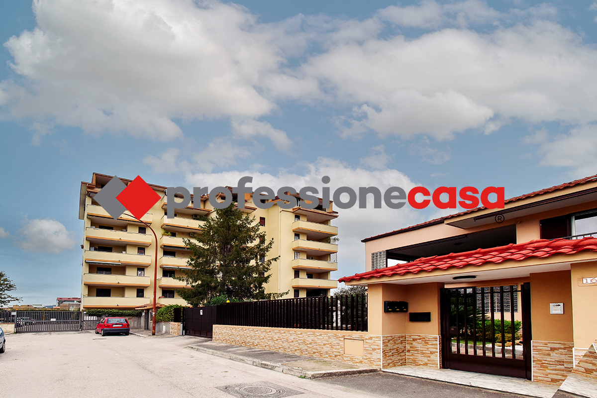 Attico in vendita a San Nicola la Strada