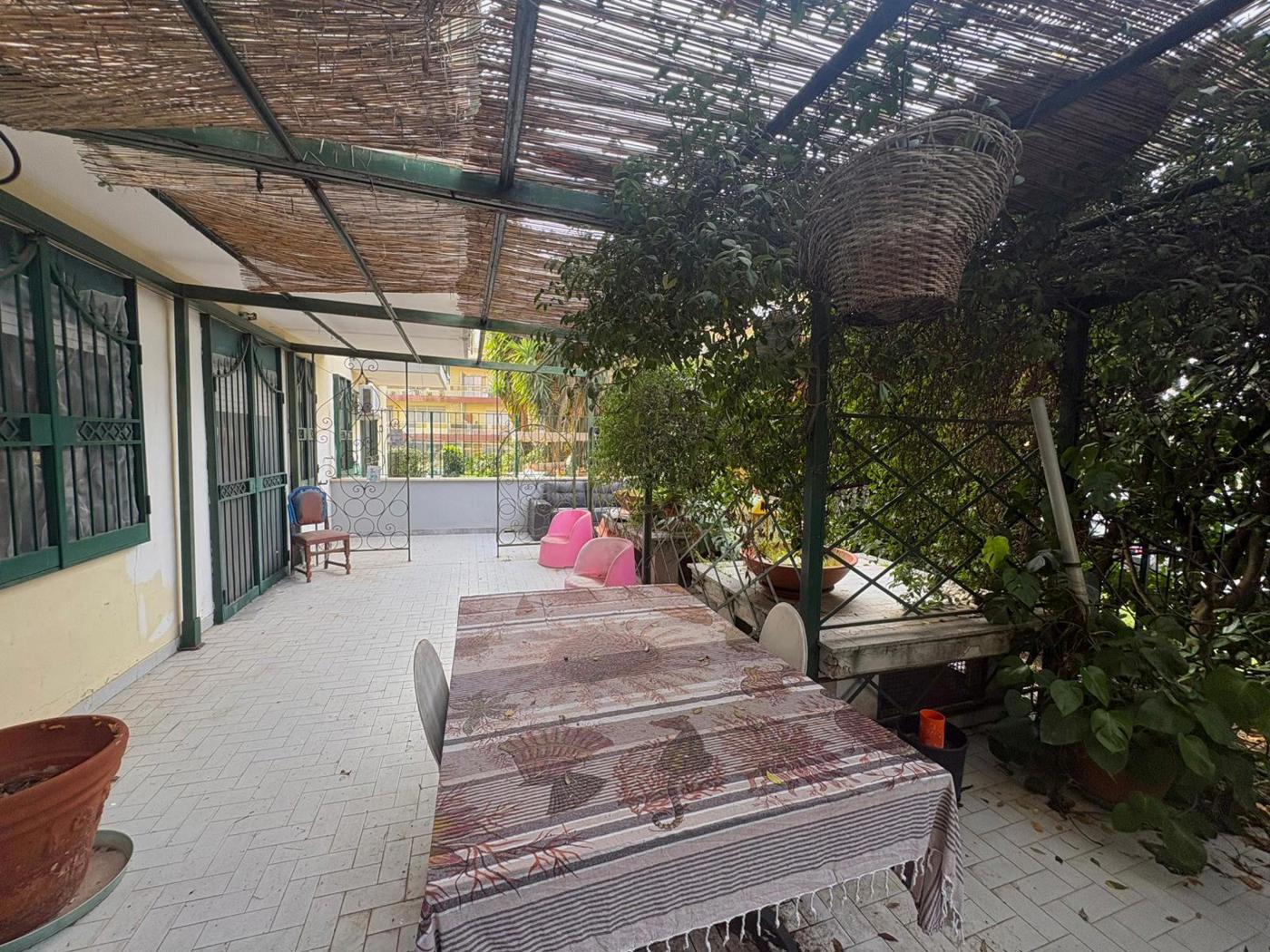 Monolocale con giardino a San Nicola la Strada