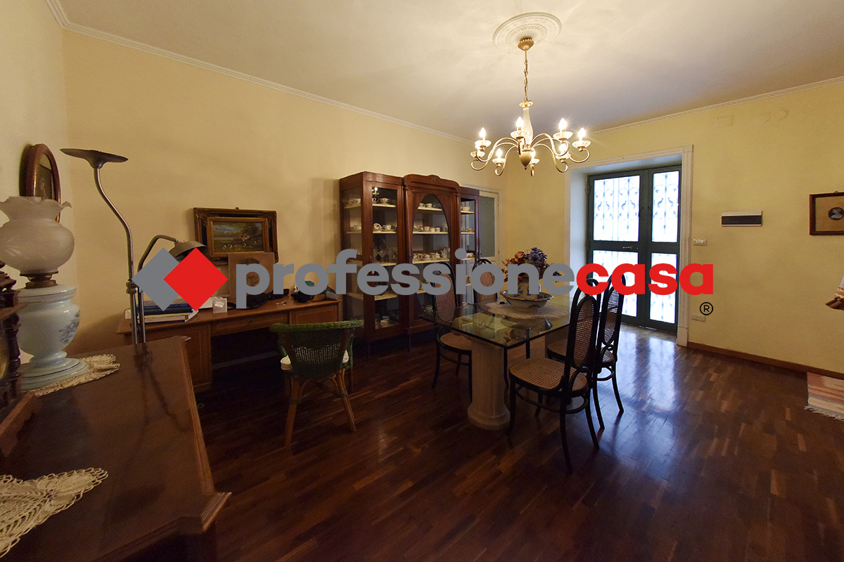 Casa indipendente con box doppio a San Nicola la Strada