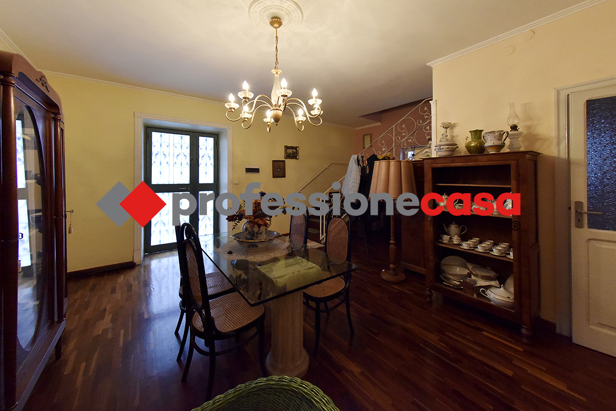 Casa indipendente con box doppio a San Nicola la Strada