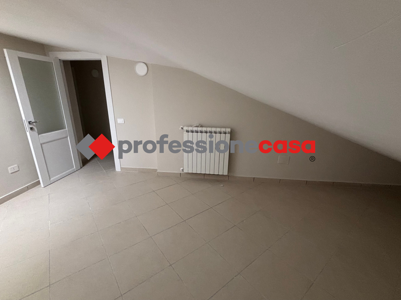 Attico arredato in affitto a San Nicola la Strada