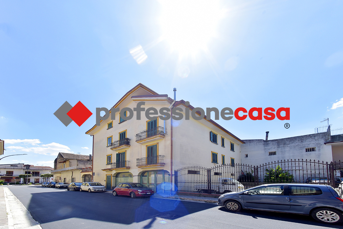 Negozio in vendita a Portico di Caserta