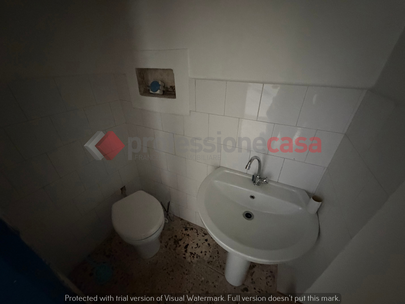 Negozio in affitto a San Nicola la Strada