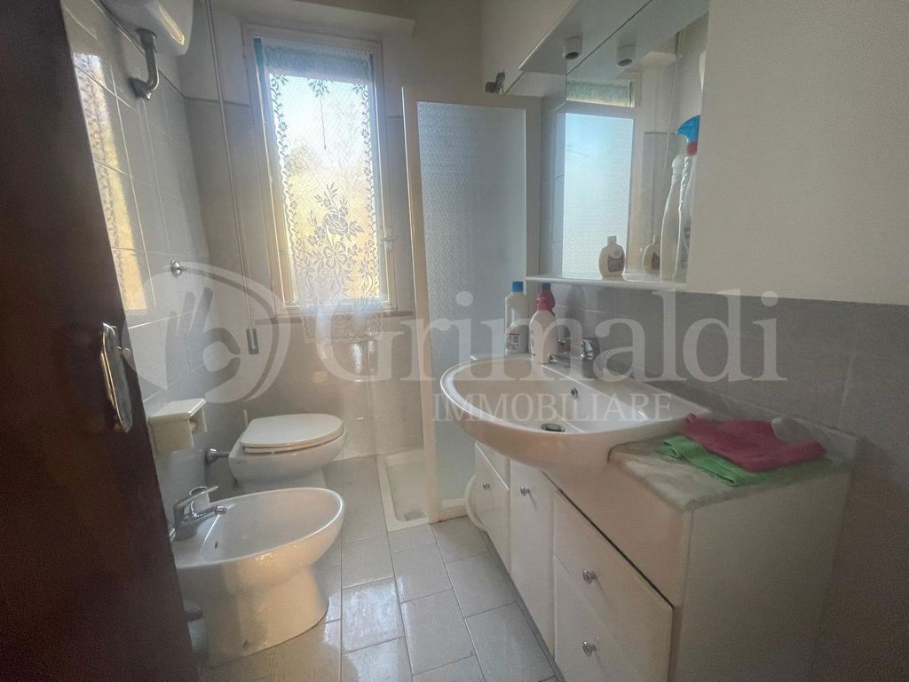 Casa indipendente con giardino a Jesi