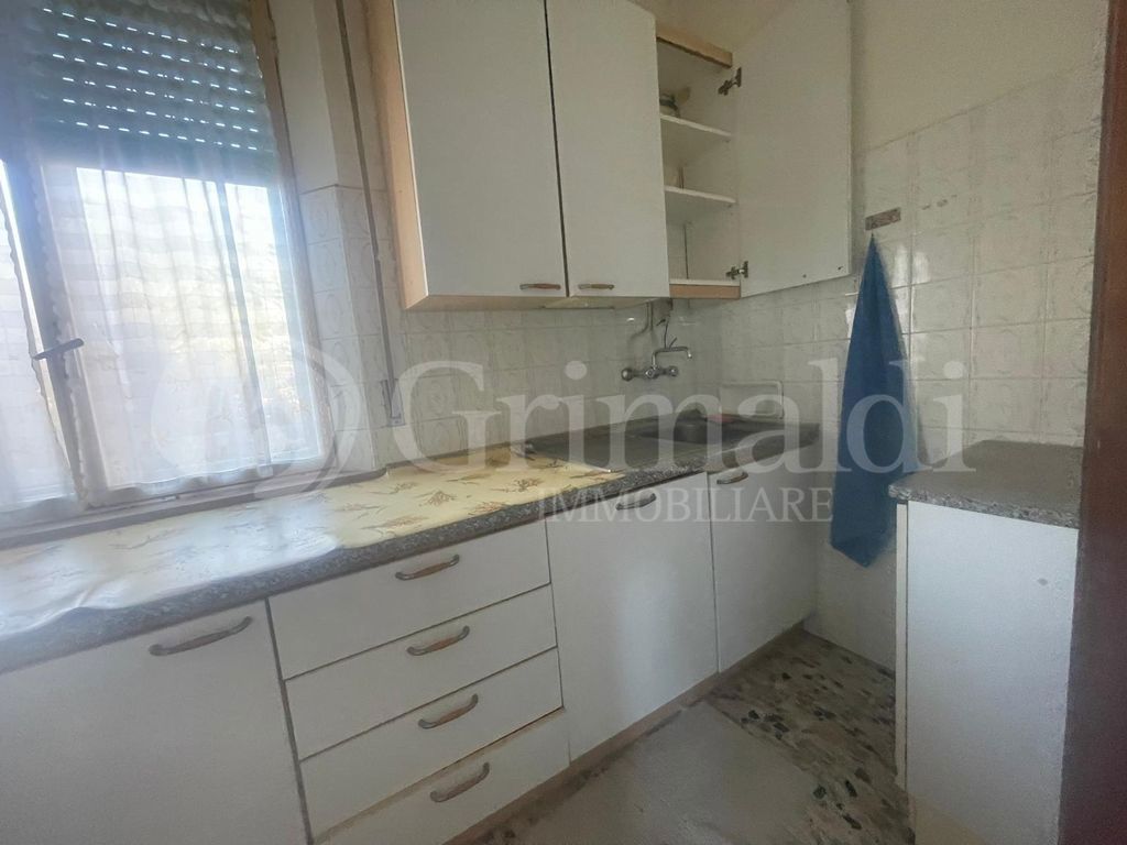 Casa indipendente con giardino a Jesi