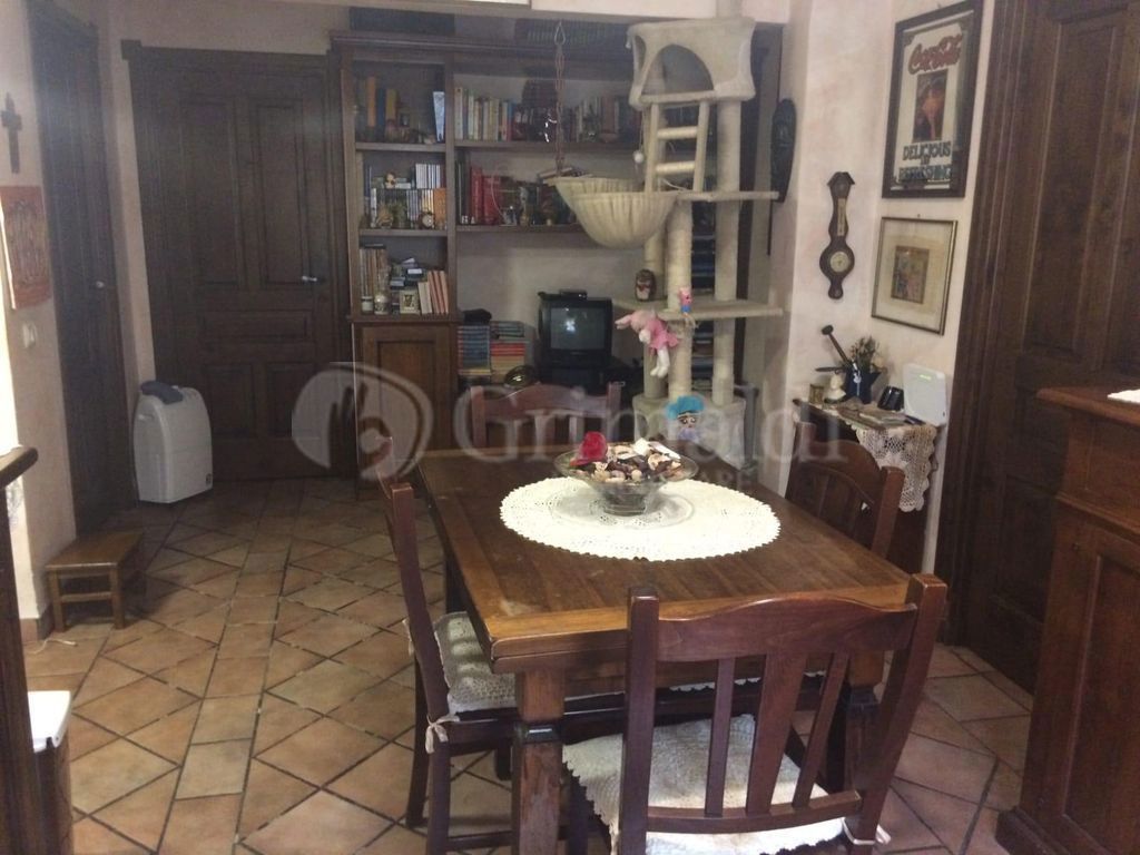 Quadrilocale in vendita a Ancona