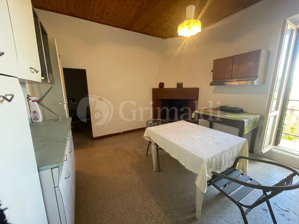 Bilocale con giardino a Monte Roberto