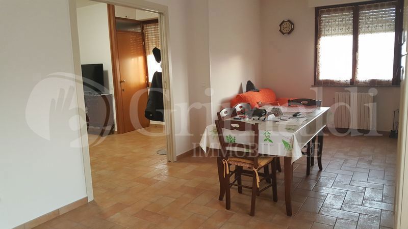 Quadrilocale con giardino a Jesi