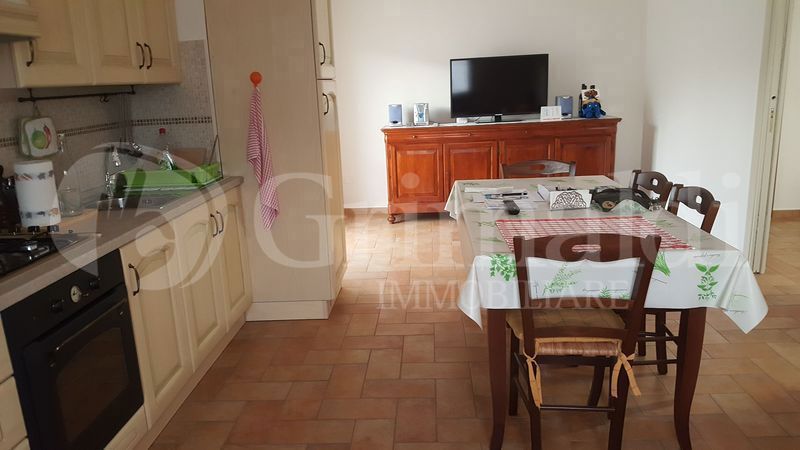 Quadrilocale con giardino a Jesi