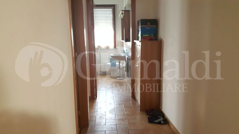 Quadrilocale con giardino a Jesi