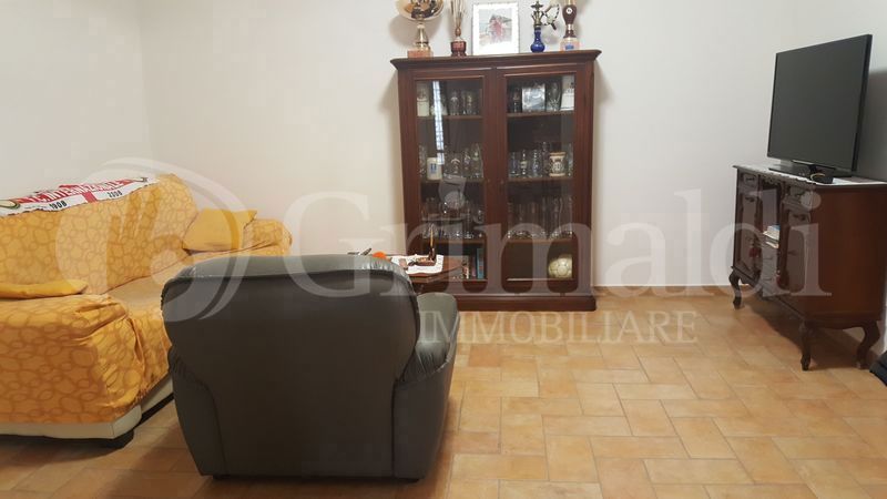 Quadrilocale con giardino a Jesi