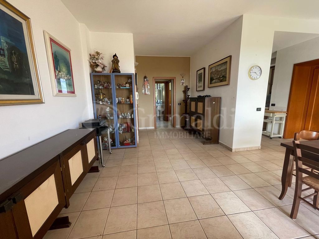 Quadrilocale con giardino a Santa Maria Nuova