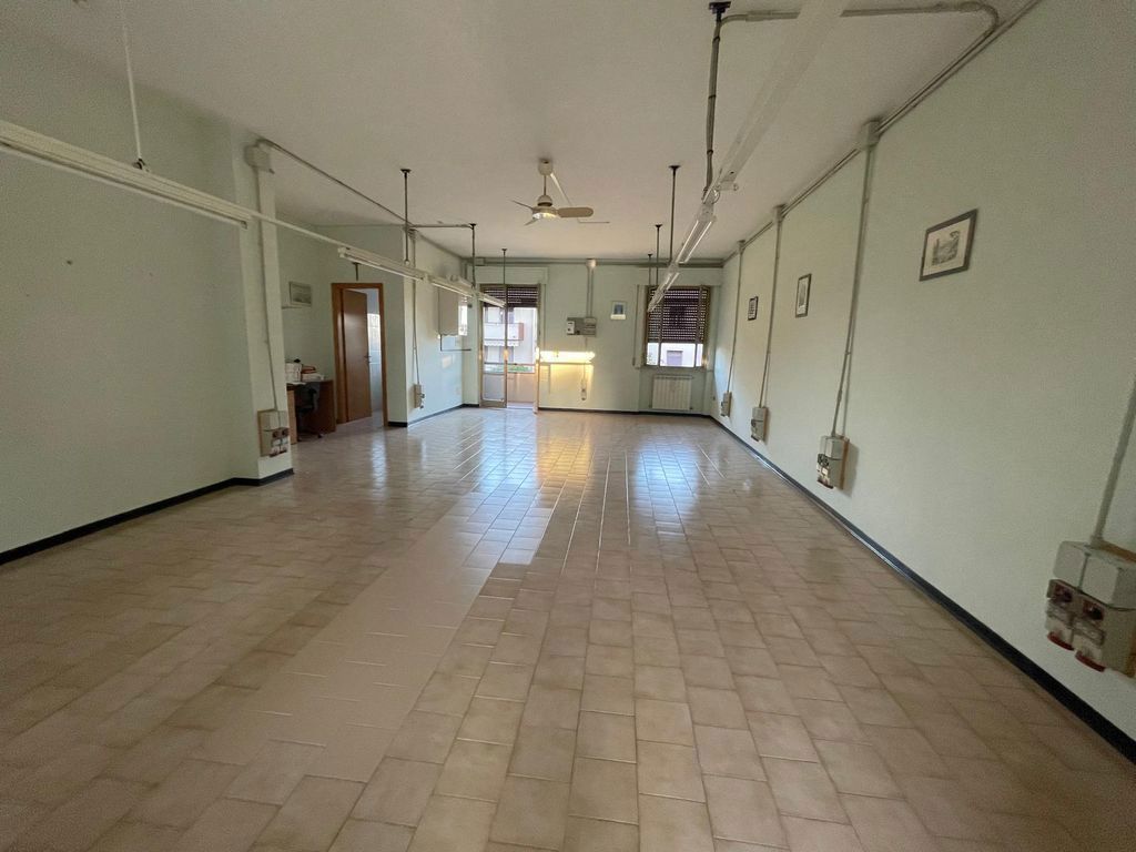 Negozio in vendita a San Marcello