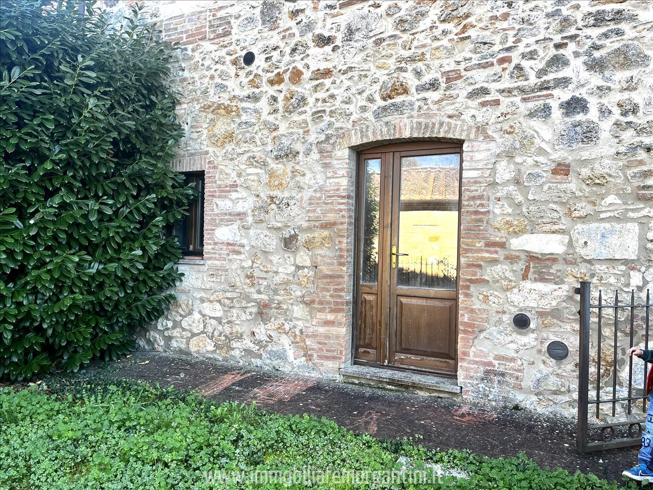 Casa indipendente con giardino a Sarteano