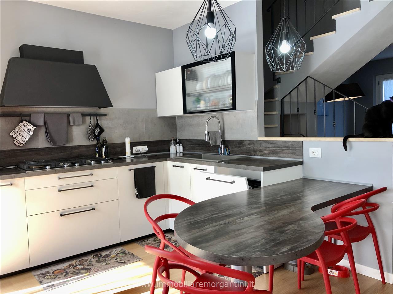 Villa con giardino a Sarteano