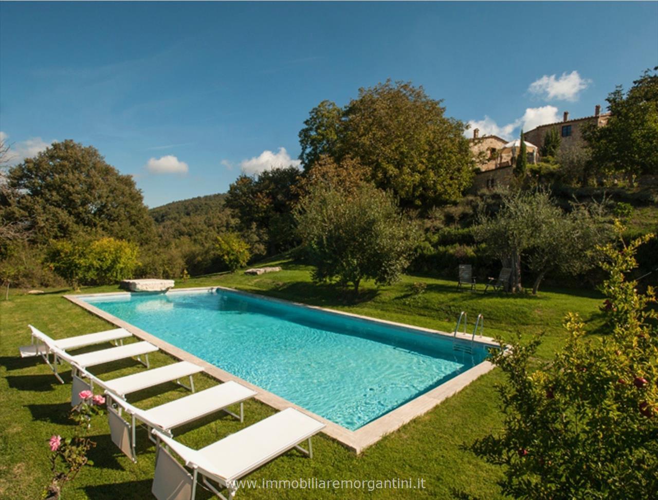 Rustico con giardino a Sarteano