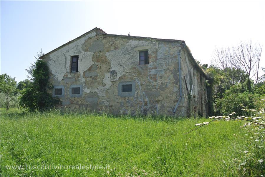 Rustico con giardino a Sarteano