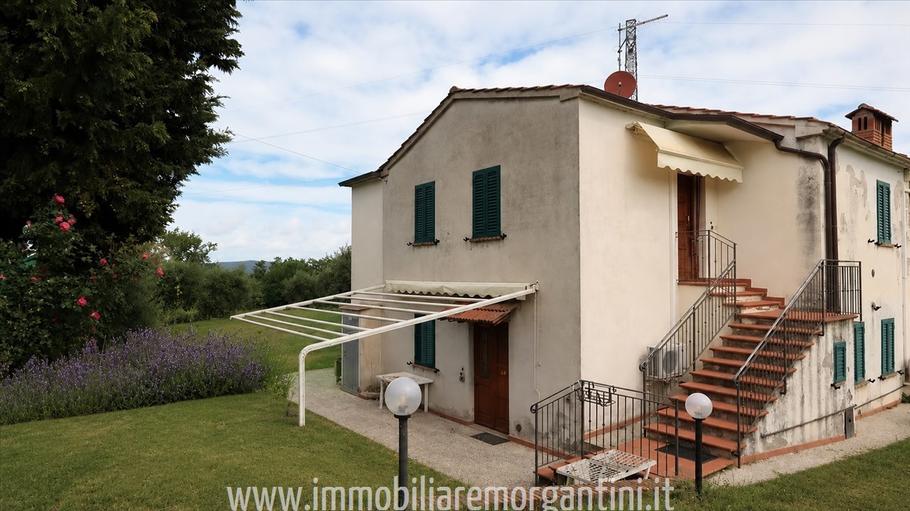 Rustico con giardino a Sarteano