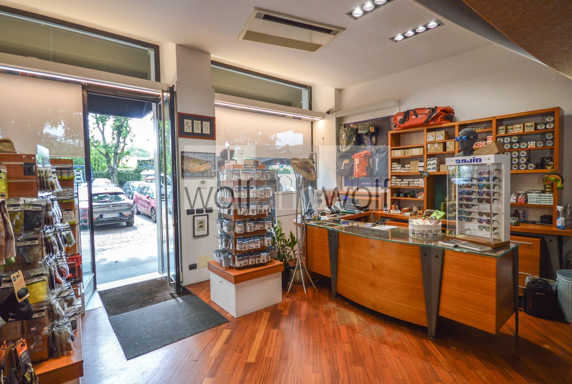 Negozio in vendita a Milano, Solari