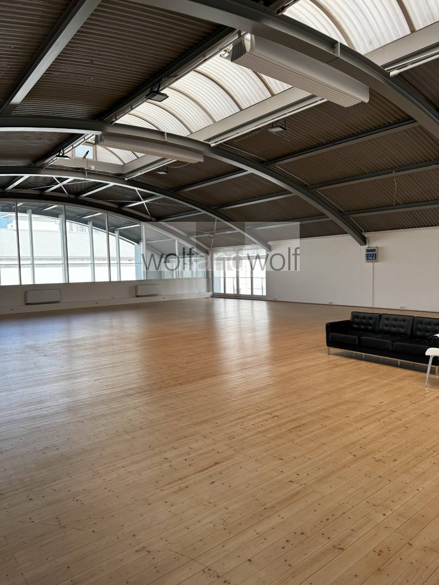 Showroom in affitto a Milano, Tortona