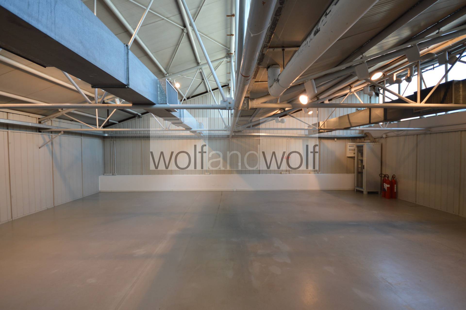 Showroom in affitto a Milano, Navigli.