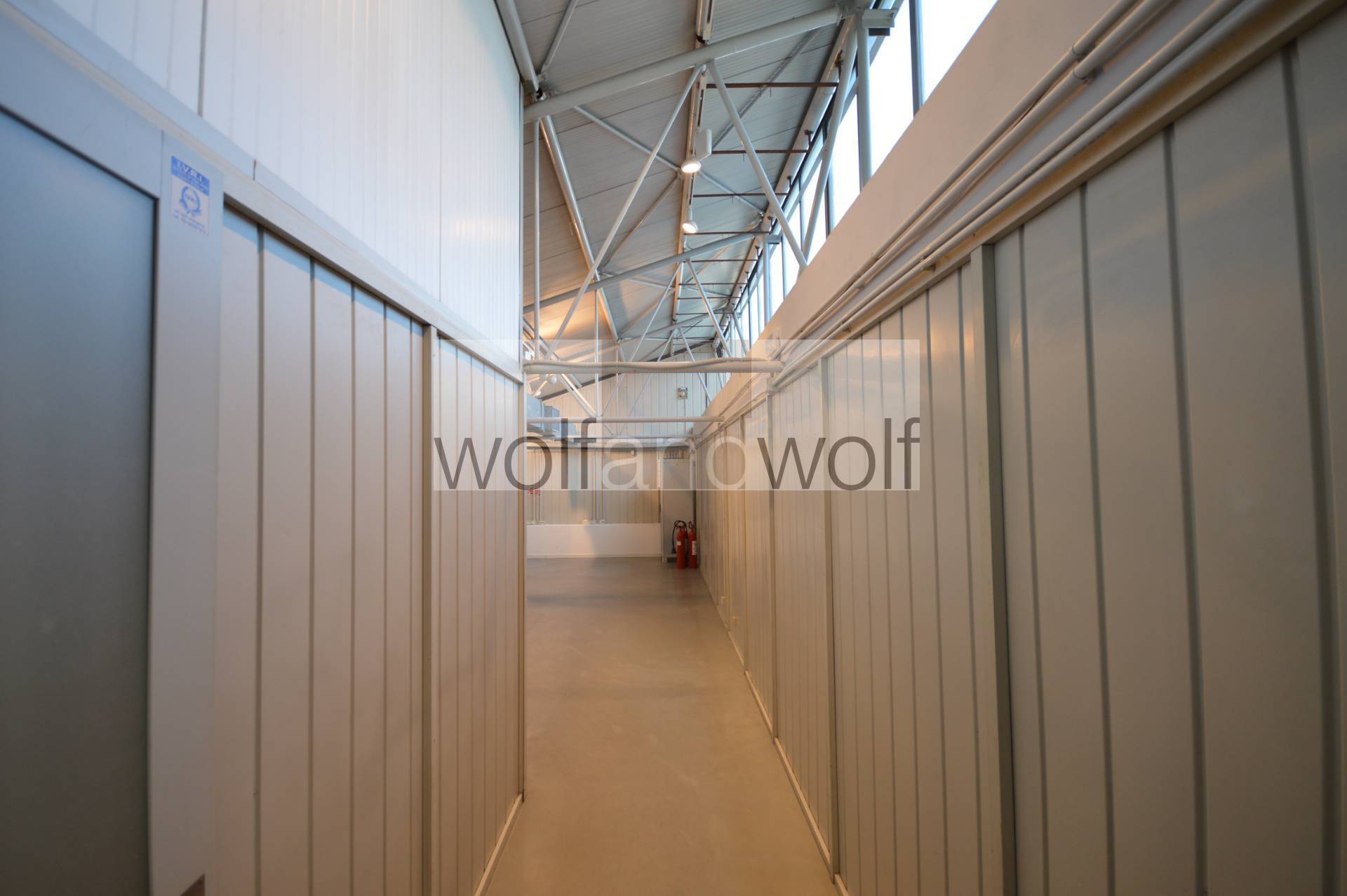 Showroom in affitto a Milano, Navigli.