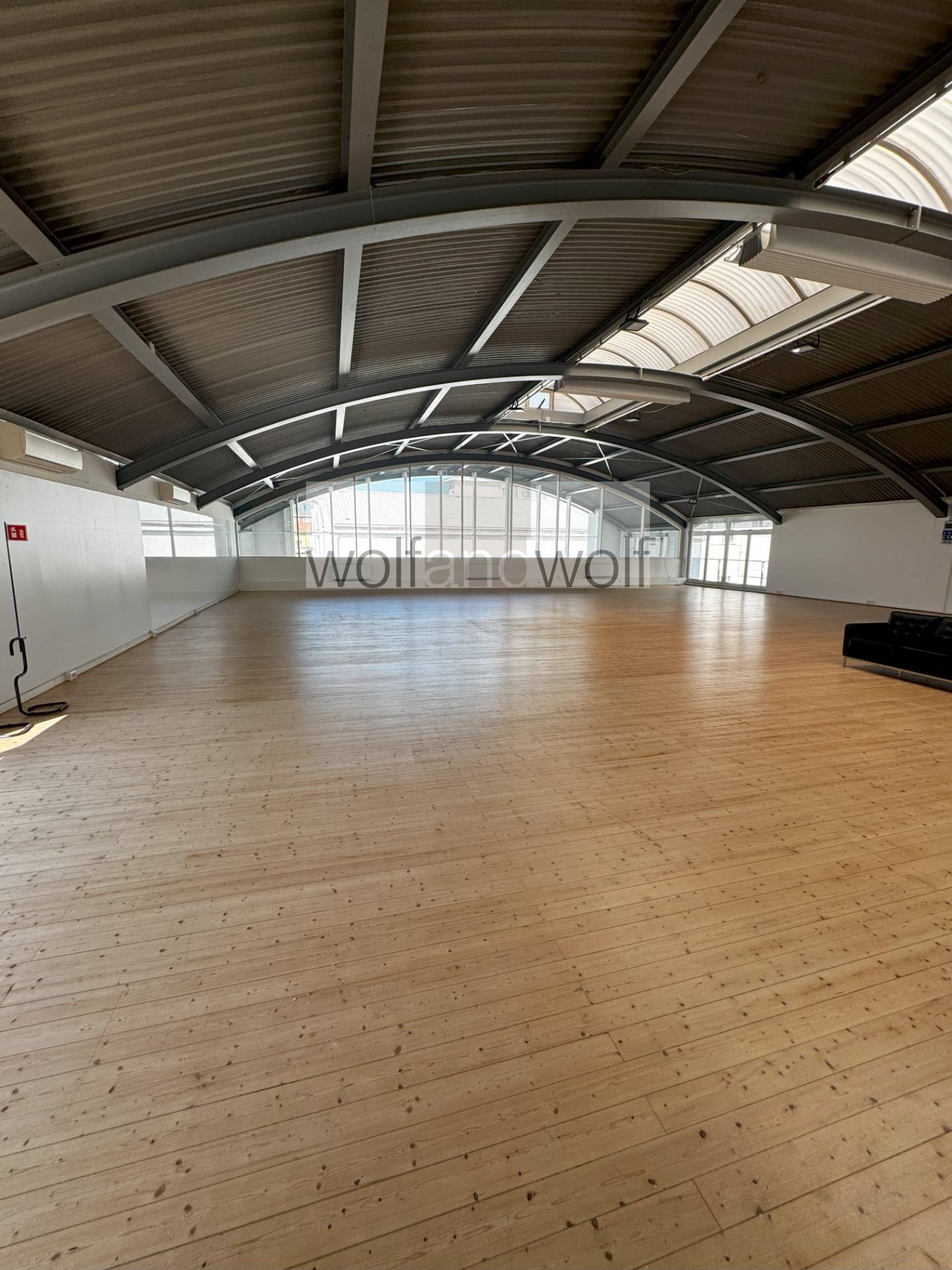 Showroom in affitto a Milano, Tortona