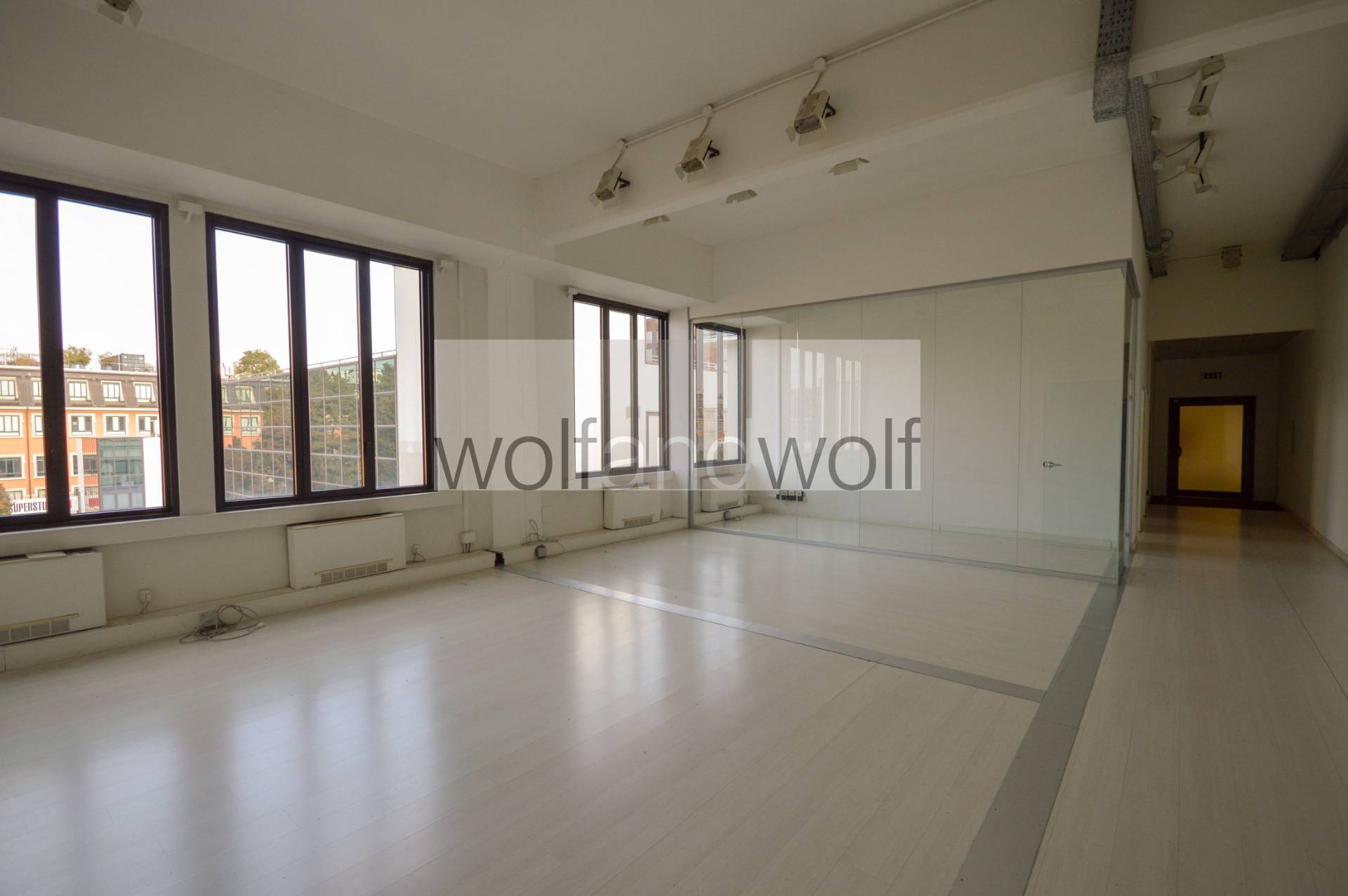 Showroom in affitto a Milano, Tortona