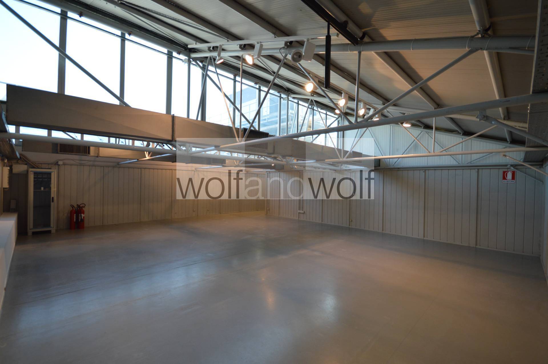 Showroom in affitto a Milano, Navigli.