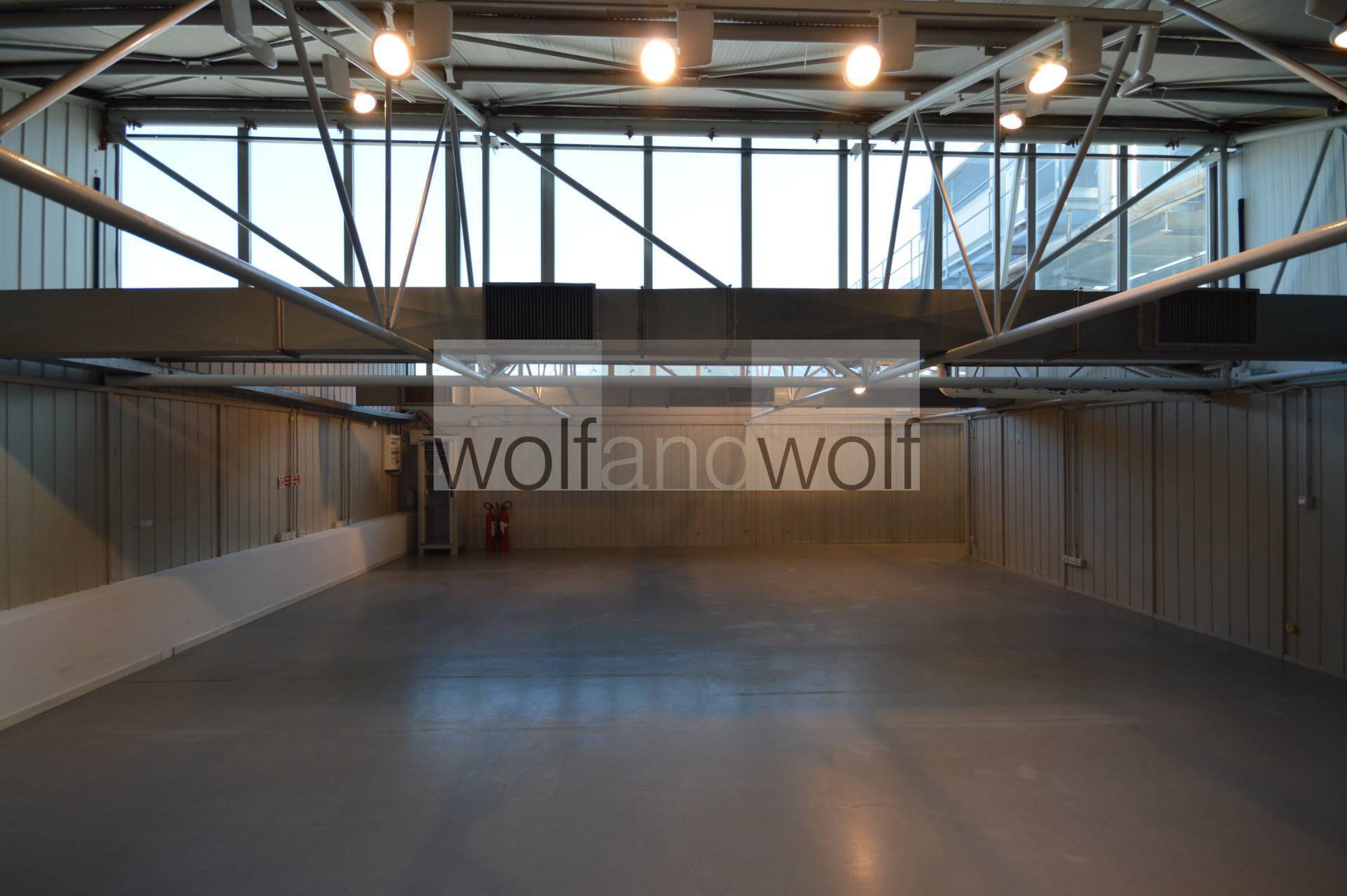 Showroom in affitto a Milano, Navigli.