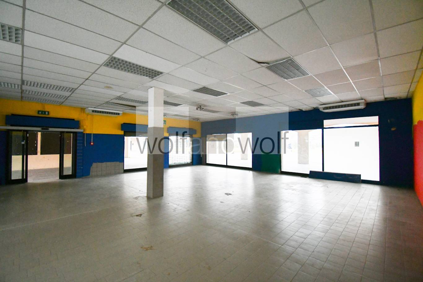 Negozio in vendita a Corsico