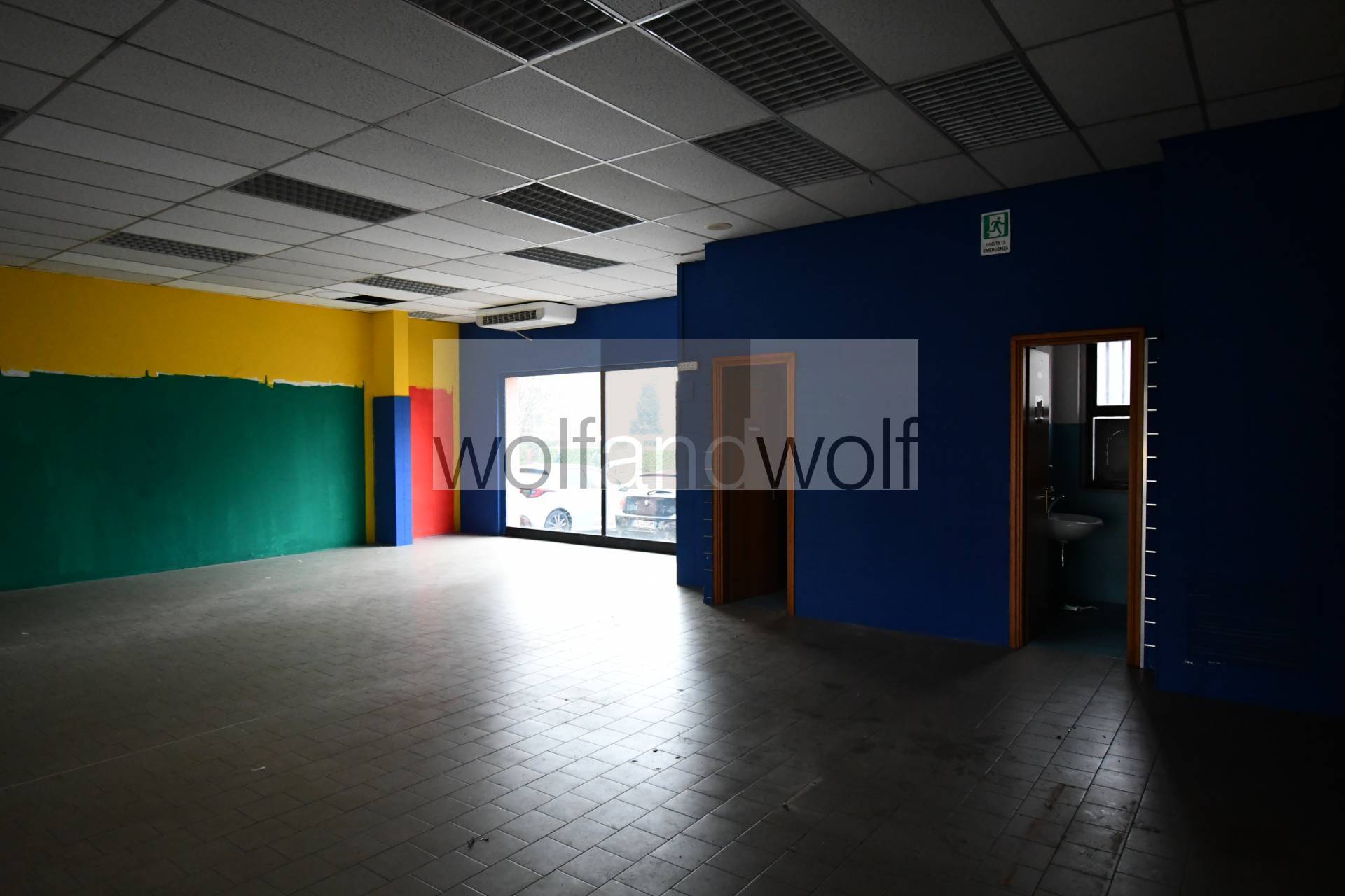 Negozio in vendita a Corsico