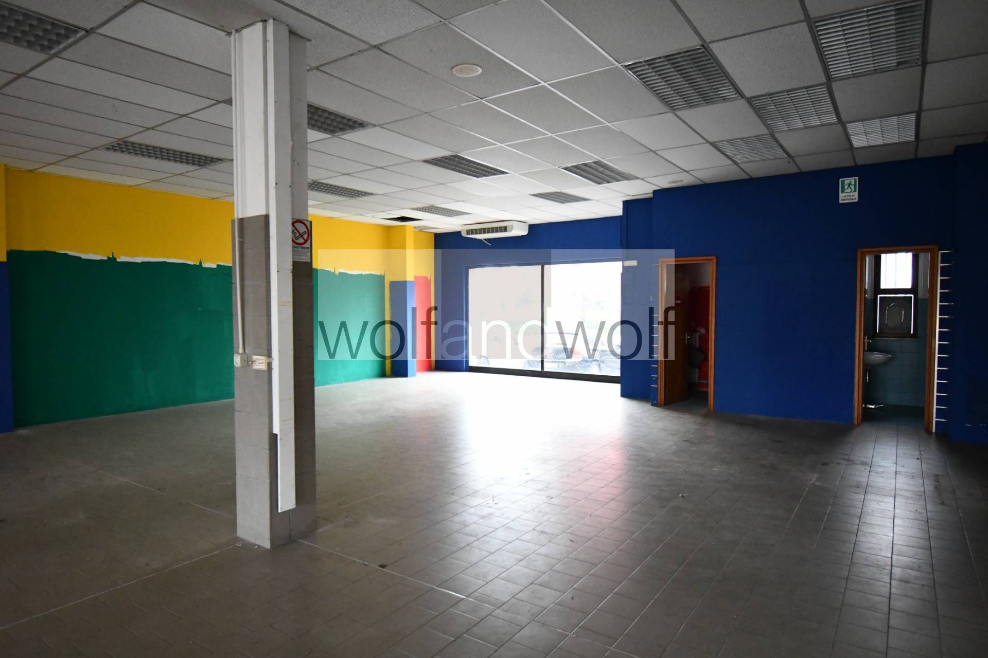 Negozio in vendita a Corsico