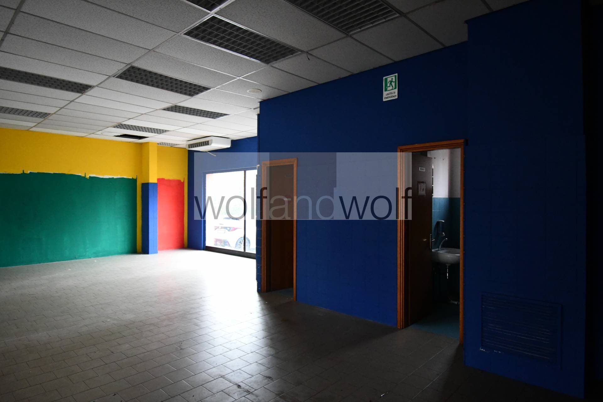 Negozio in affitto a Corsico