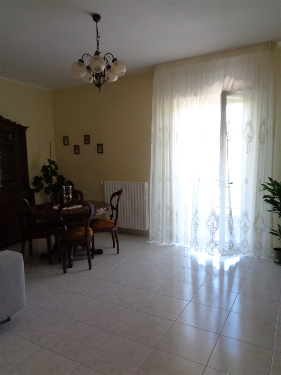Casa indipendente con giardino in viale italia, Palo del Colle