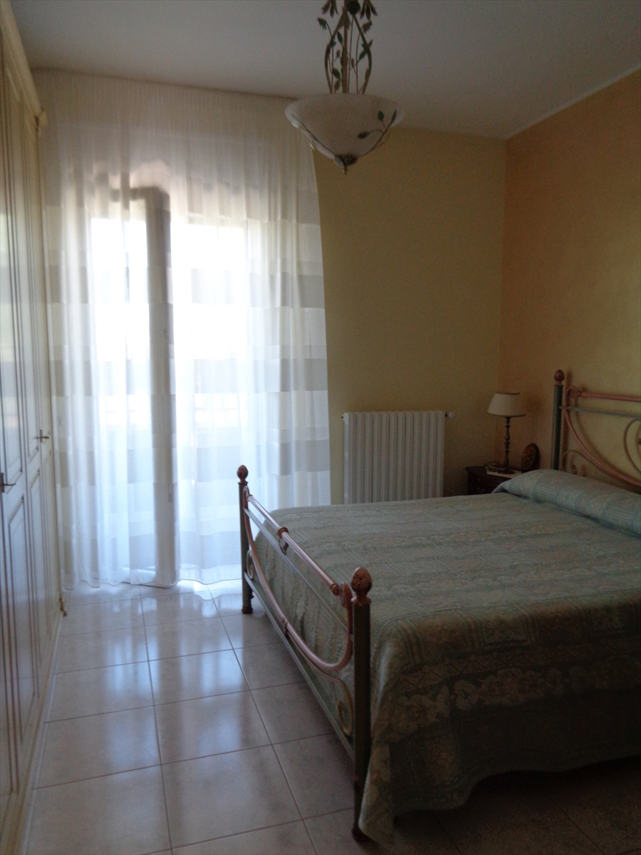 Casa indipendente con giardino in viale italia, Palo del Colle