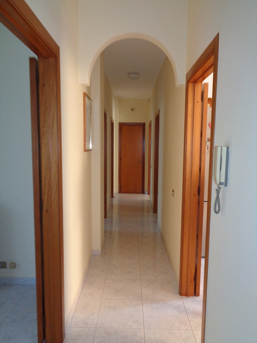 Casa indipendente con giardino in viale italia, Palo del Colle