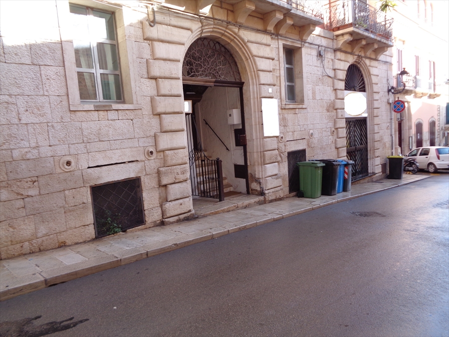 Locale commerciale in vendita in via aldo moro, Palo del Colle