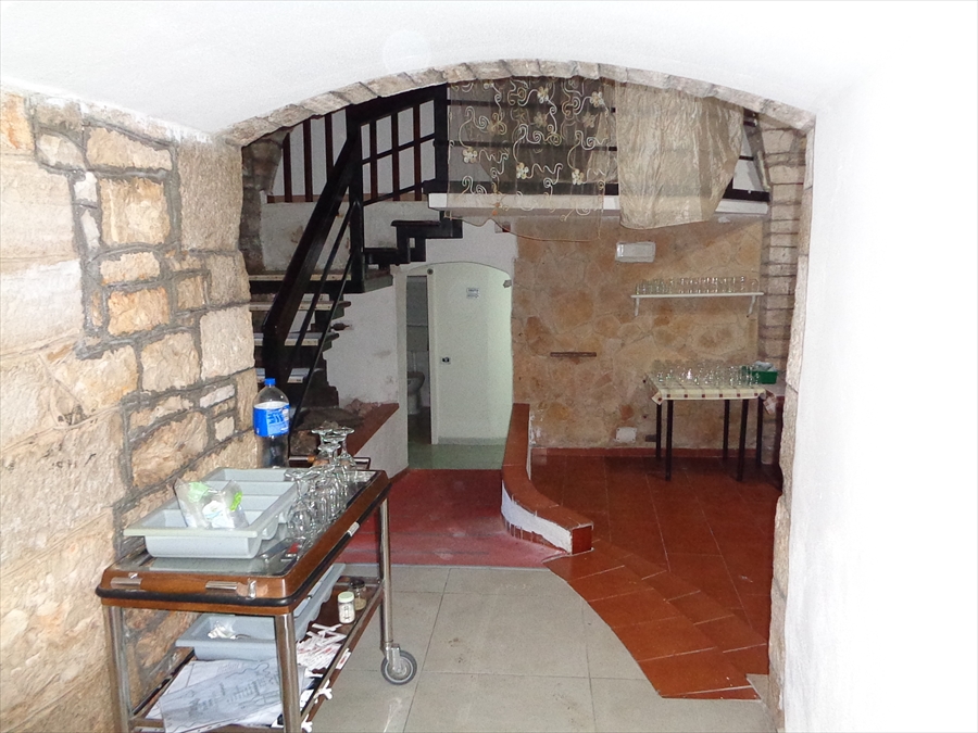 Locale commerciale in vendita in via aldo moro, Palo del Colle