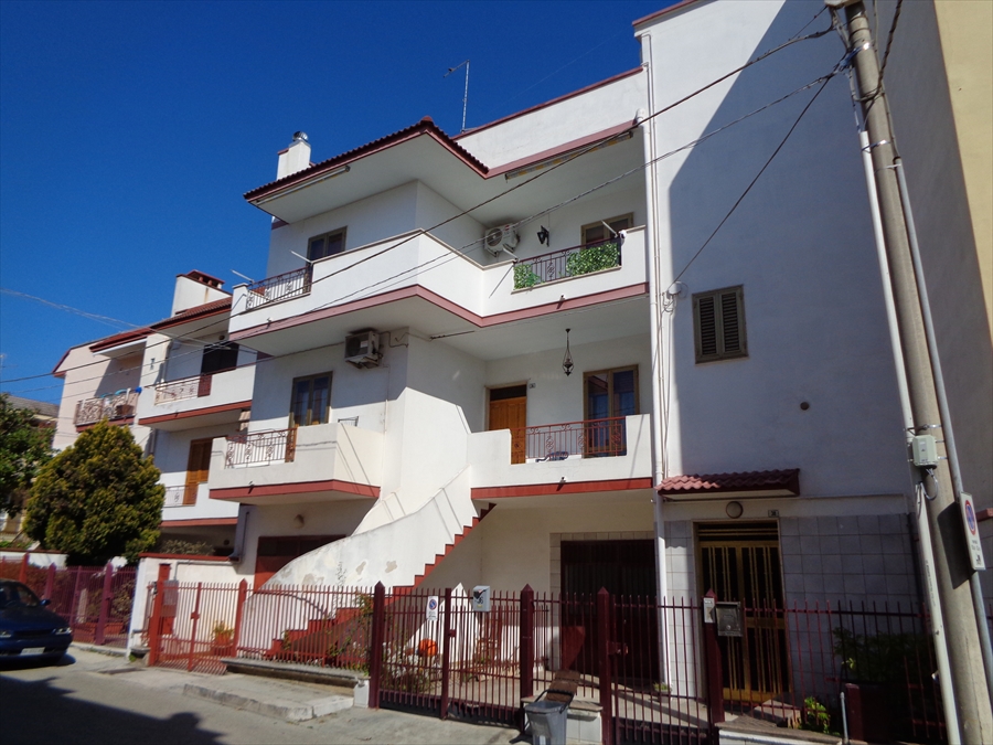 Casa indipendente con box in via dei cinquecento, Palo del Colle