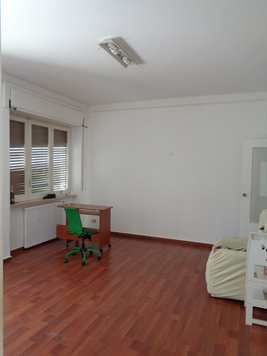 Appartamento con box in piazza diaz, Palo del Colle