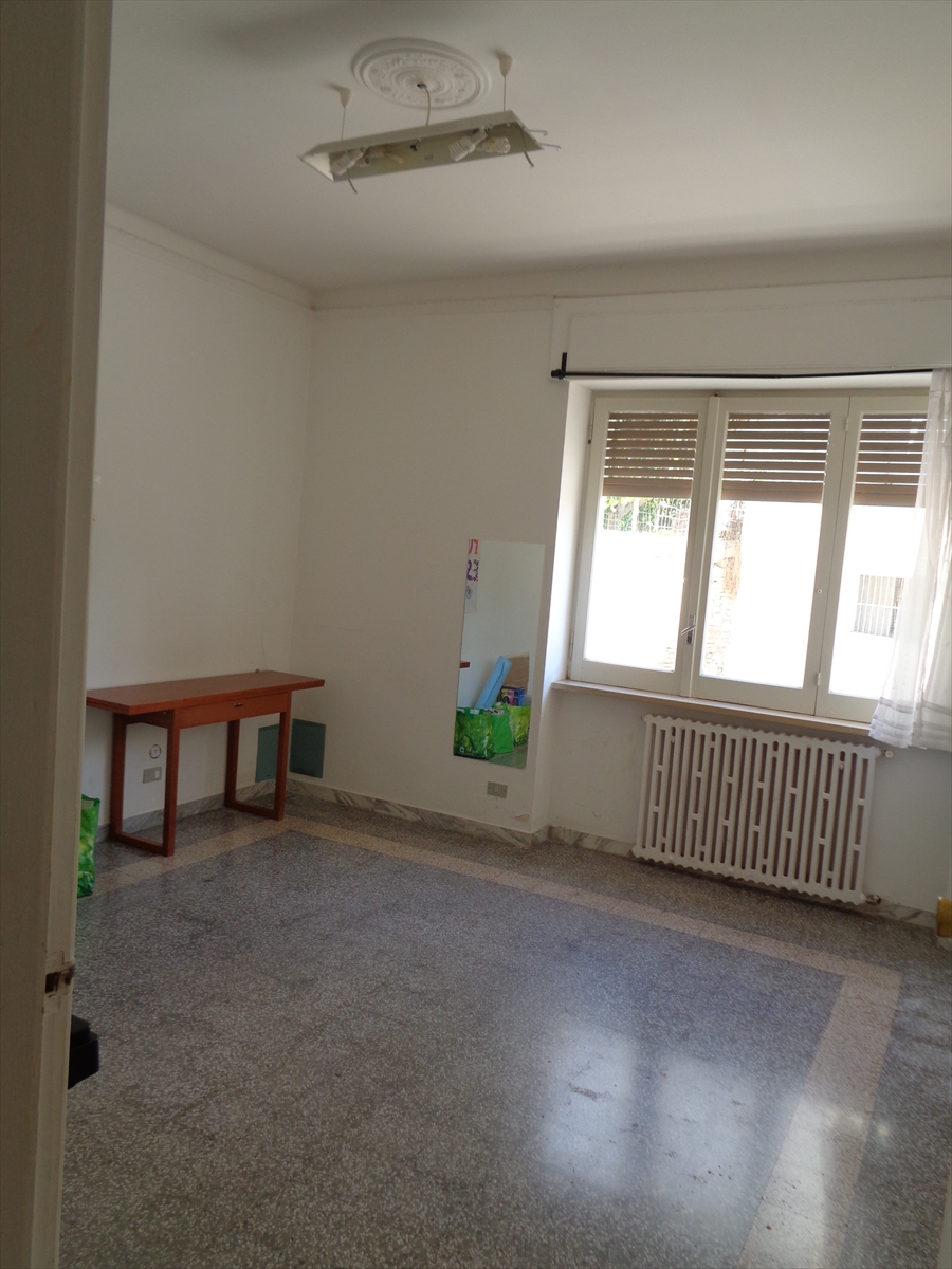 Appartamento con box in piazza diaz, Palo del Colle