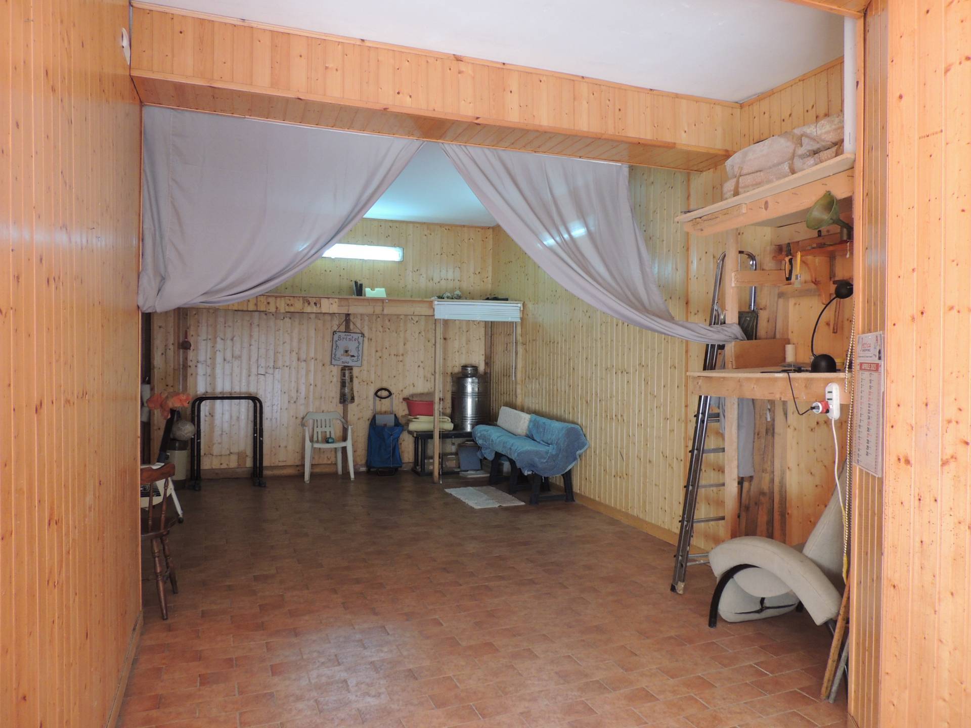 Box o garage in vendita a Gravina di Catania