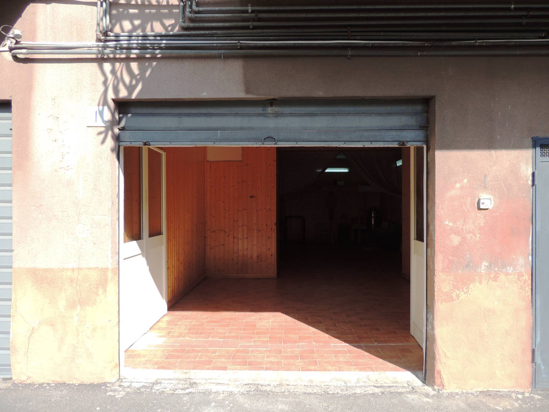 Box o garage in vendita a Gravina di Catania