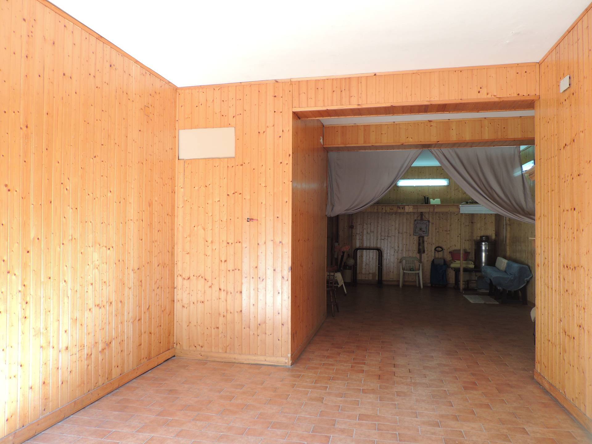 Box o garage in vendita a Gravina di Catania