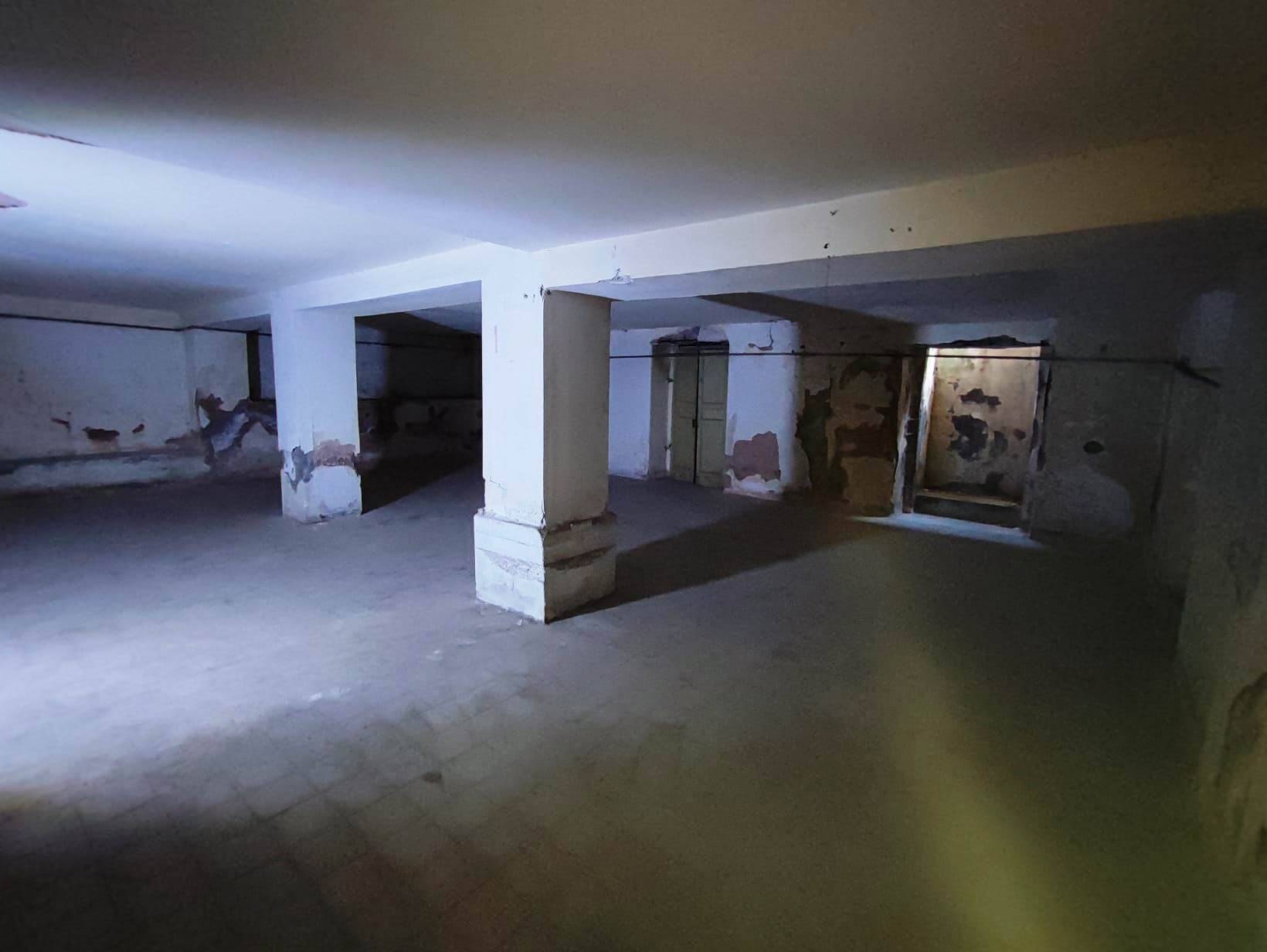 Deposito in vendita a Catania