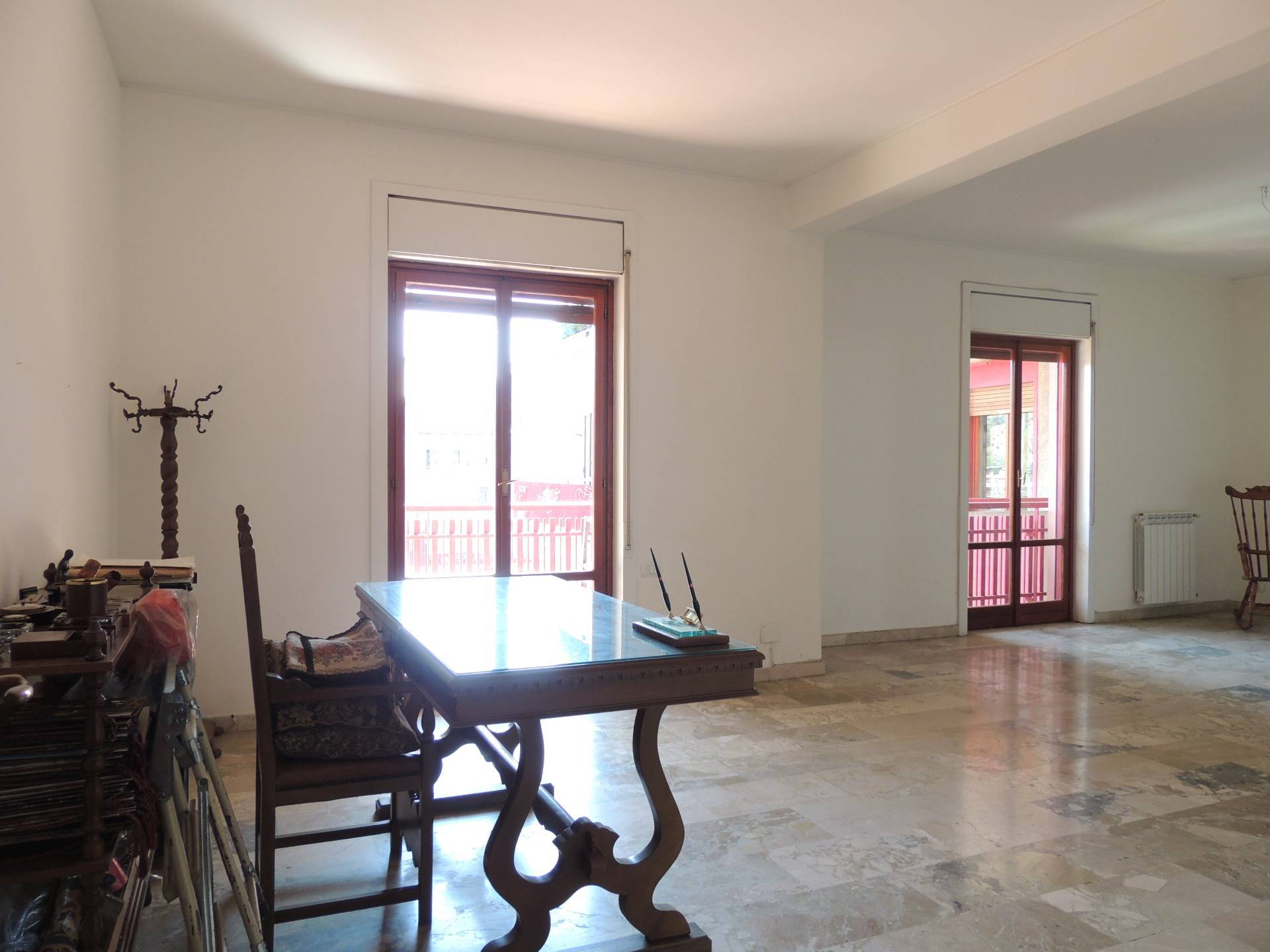 Quadrilocale in vendita a Tremestieri Etneo